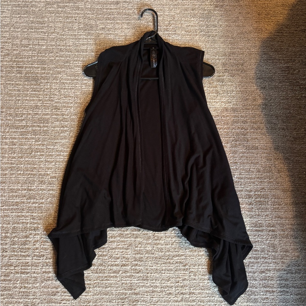 Women’s Sleeveless Cardigan/Shawl